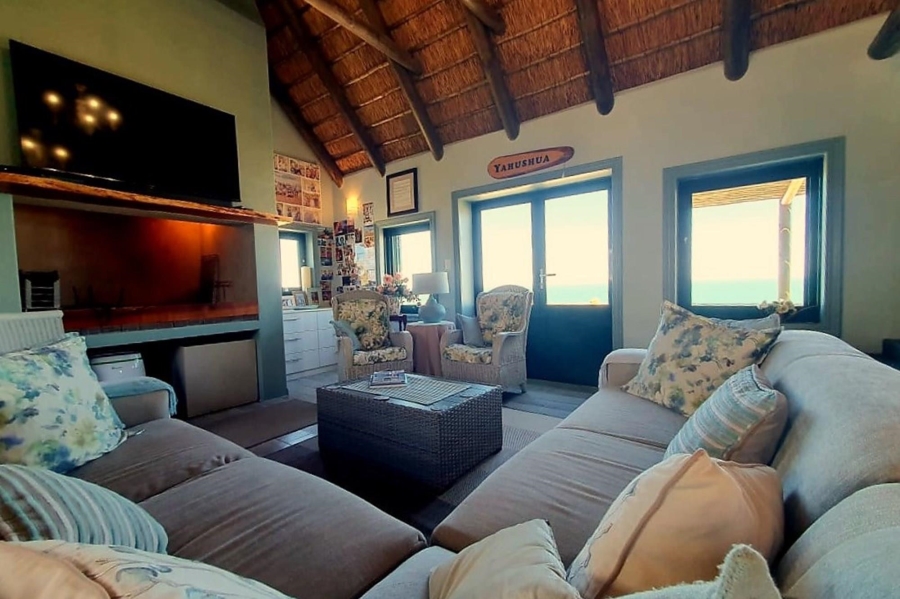 4 Bedroom Property for Sale in Fynbosstrand Western Cape